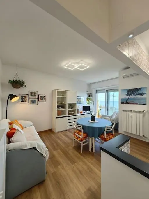 Rivamarsud - Casa Fronte Mare - Parking Privato, Aria Condizionata Apartment Bordighera