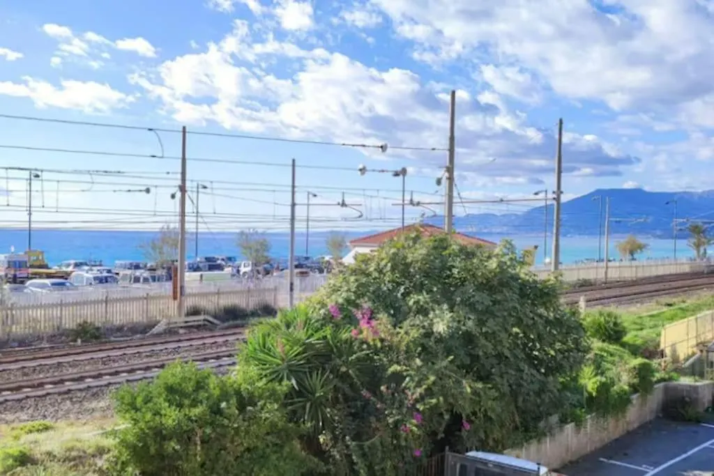 Rivamarsud - Casa Fronte Mare - Parking Privato, Aria Condizionata Apartment Bordighera 0*,  Italy