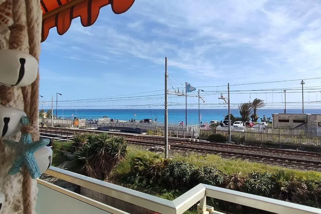 Rivamarsud - Casa Fronte Mare - Parking Privato, Aria Condizionata Apartment Bordighera